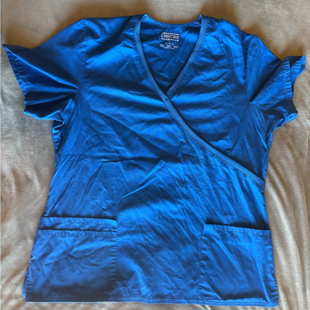 Women’s scrub top
